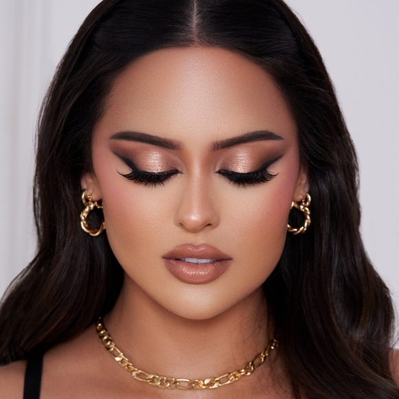 Dominique Cosmetics "Essentials" Palette - Picture 4 of 9